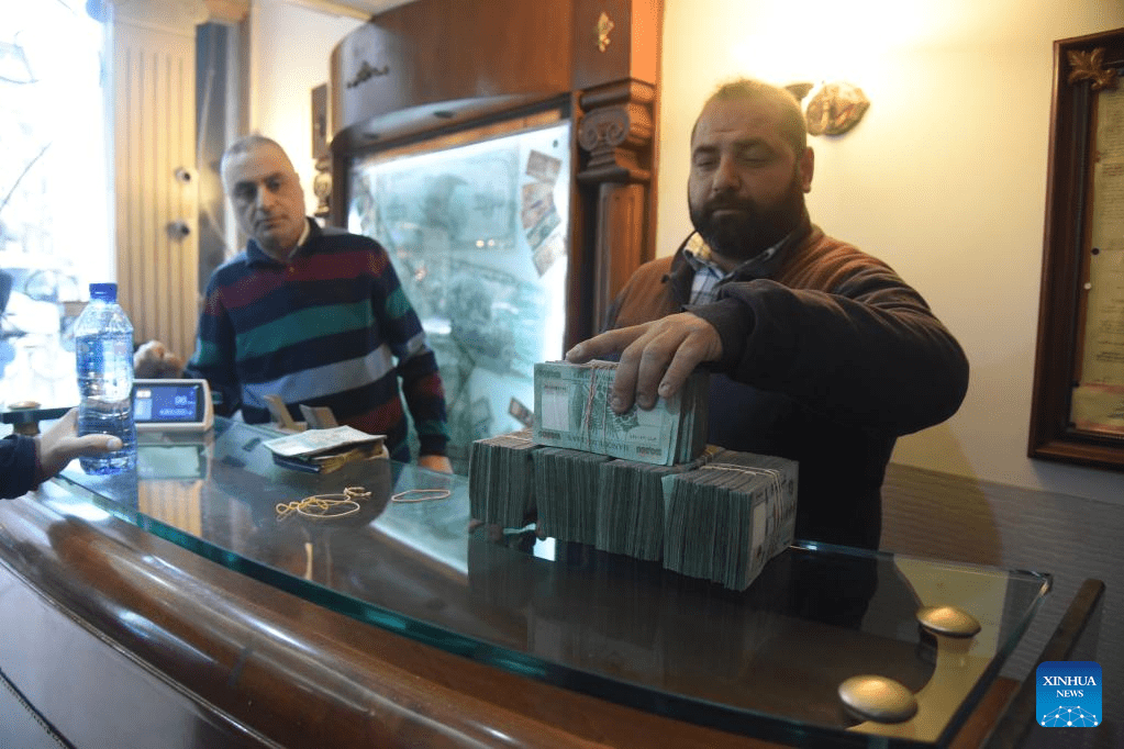 Lebanese currency hits all-time low amid financial crisis, political deadlock