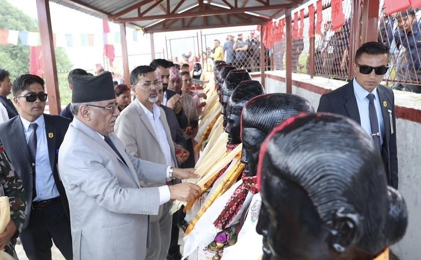 Victims' families honoured by Prachanda in Doramba