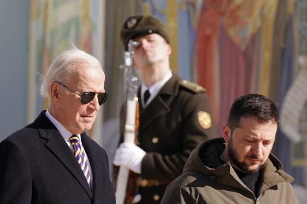 Biden makes a surprise visit to kyiv ahead of the anniversary of the war in Ukraine