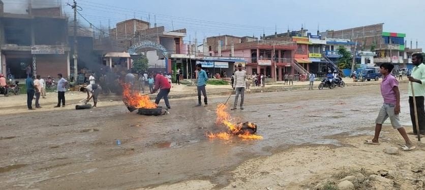 Highway blocked by locals in protest against Mirchaiya's Mayor