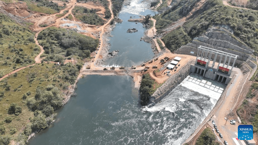 Angolan president praises Chinese-built hydropower station for its socioeconomic contribution