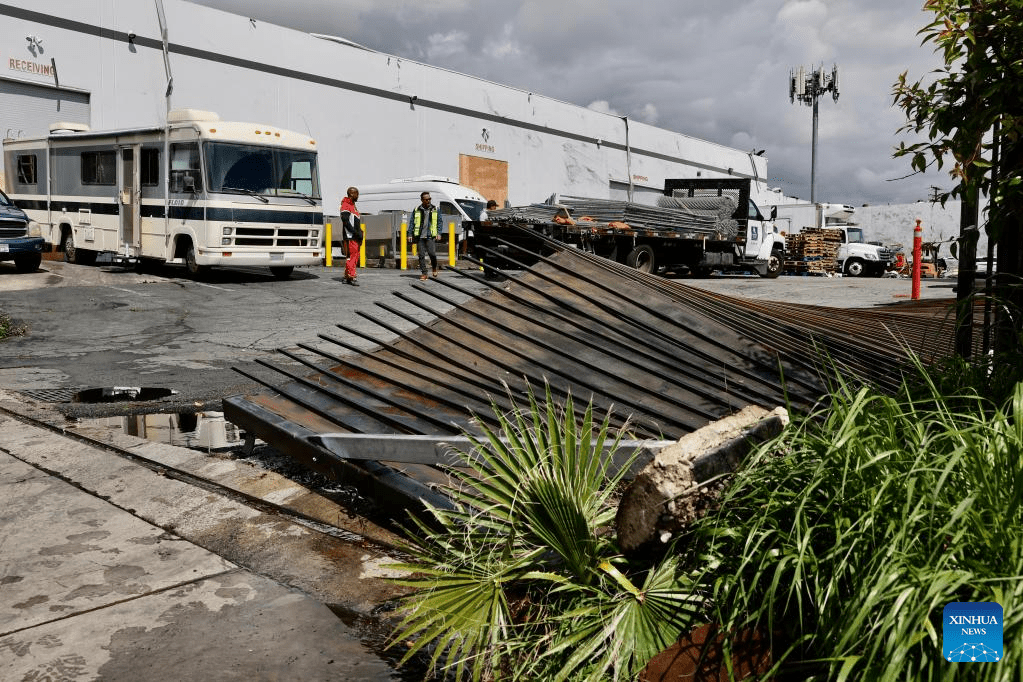 U.S. Los Angeles area hit by strongest tornado since 1983