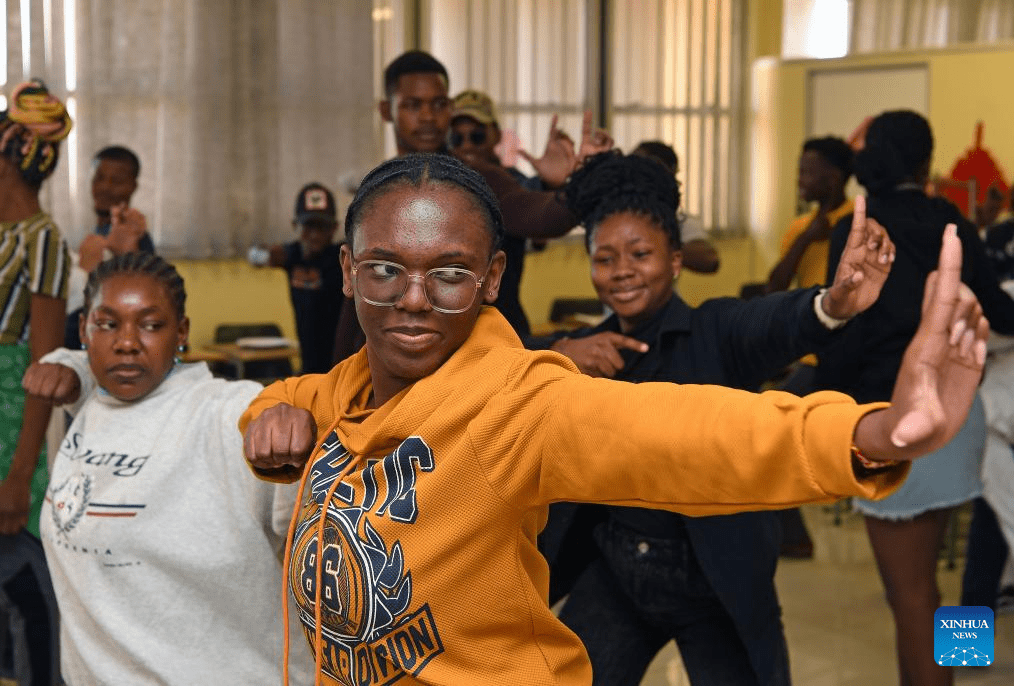 Chinese medical team imparts TCM knowledge to Namibian university students