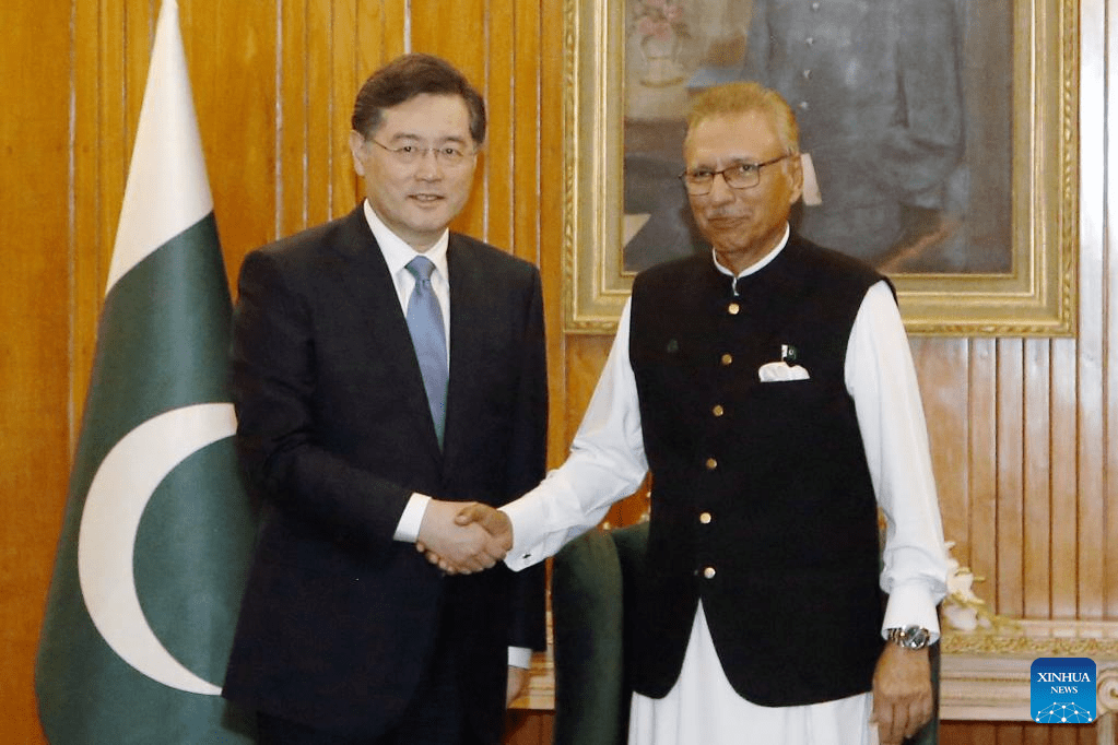 Pakistan, China vow to strengthen ties, deepen cooperation