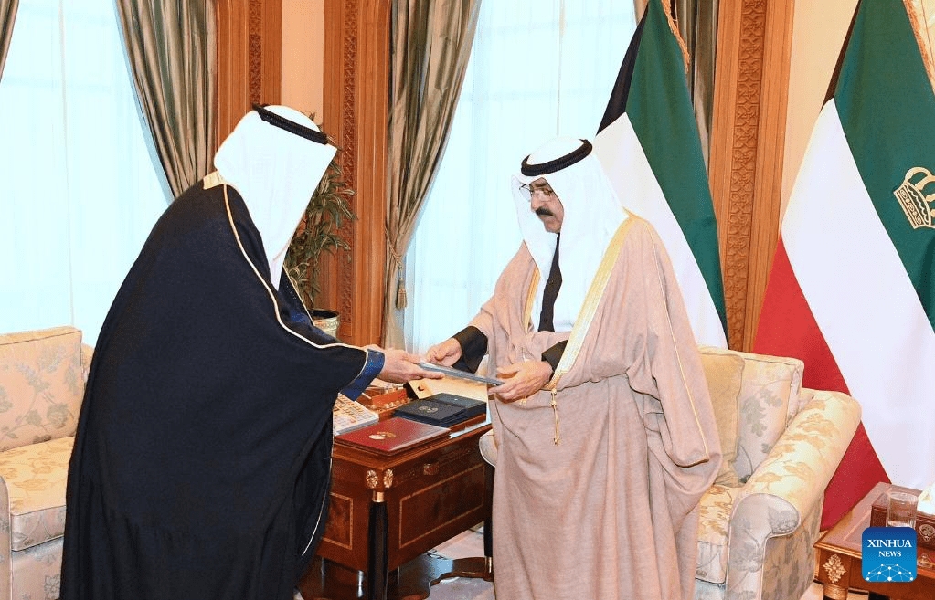 Kuwait's new emir accepts cabinet's resignation