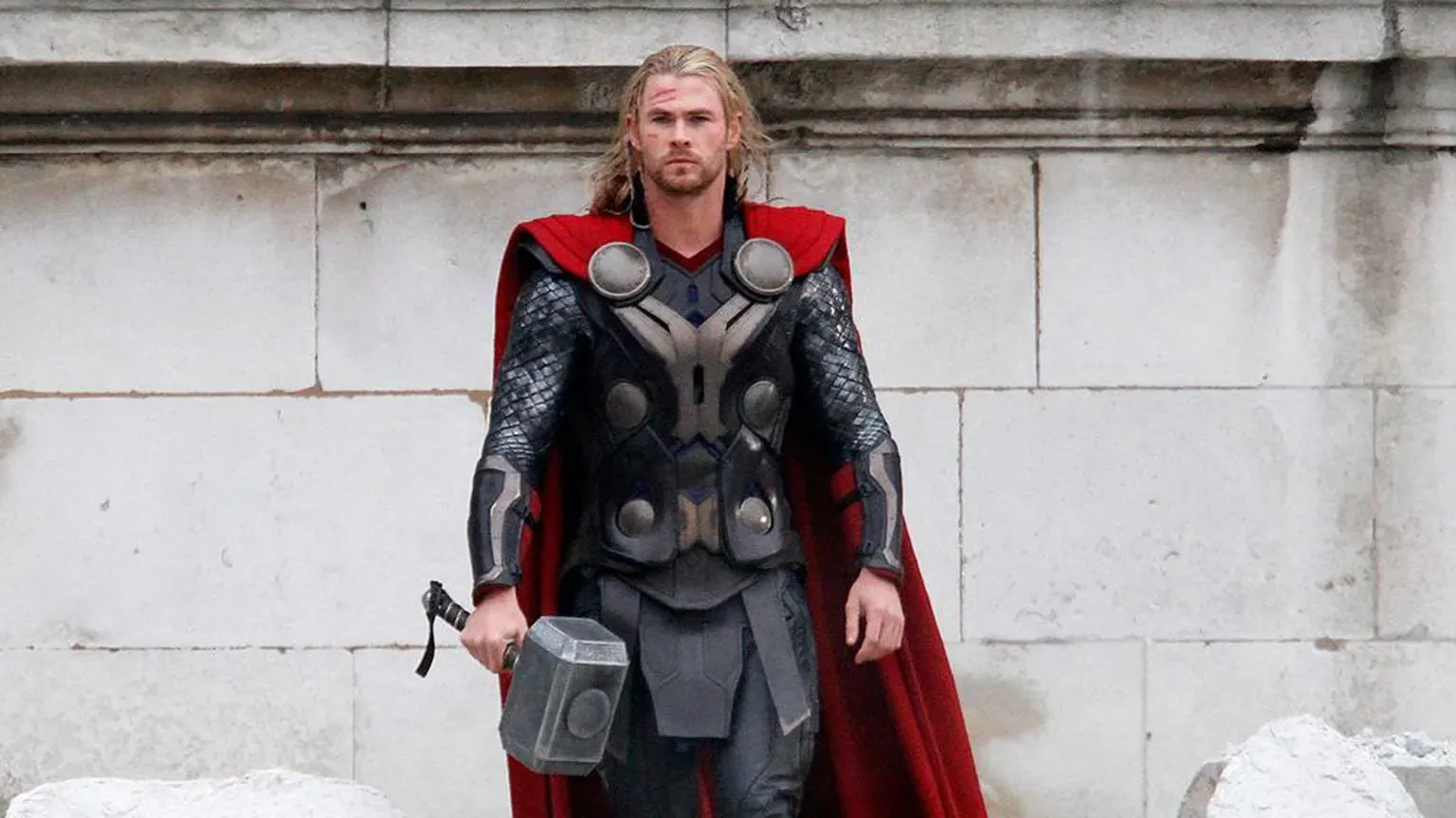 Chris Hemsworth on Confronting Fears, Aging, and the Return of Thor