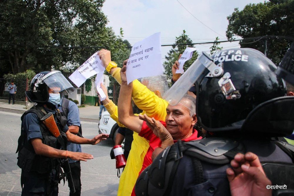 Arrested protestors2