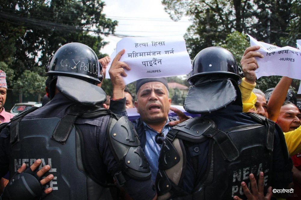 Arrested protestors3