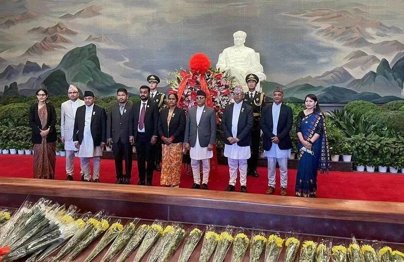 Chairman Timilsina visits Mao Tsetung's mausoleum