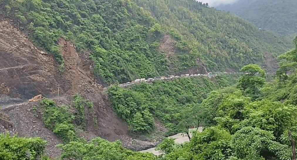 Dry landslide obstructs Narayangadh-Muglin road