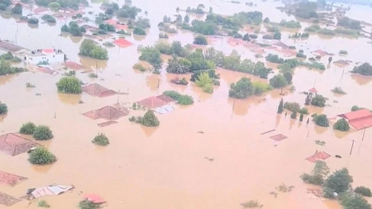 Libya's Flood-Hit Derna Struggles to Deal With Corpses After Huge Death Toll