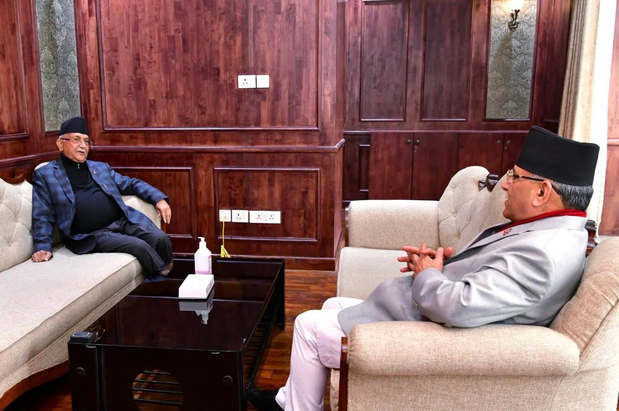 PM Dahal and UML Chair Oli meet in Singha Darbar