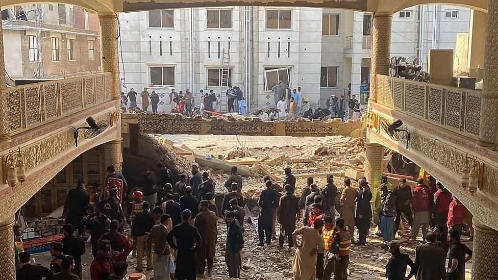 Pakistan mosque blast: More confirmed dead in marathon search of rubble
