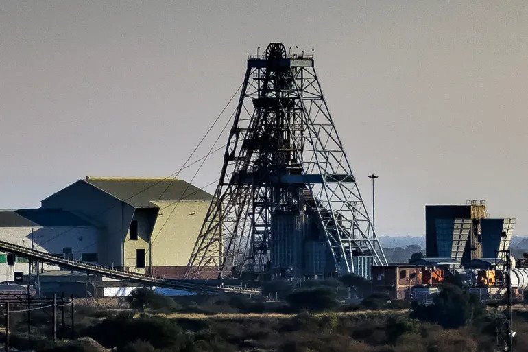 11 killed as South Africa platinum mine lift plunges