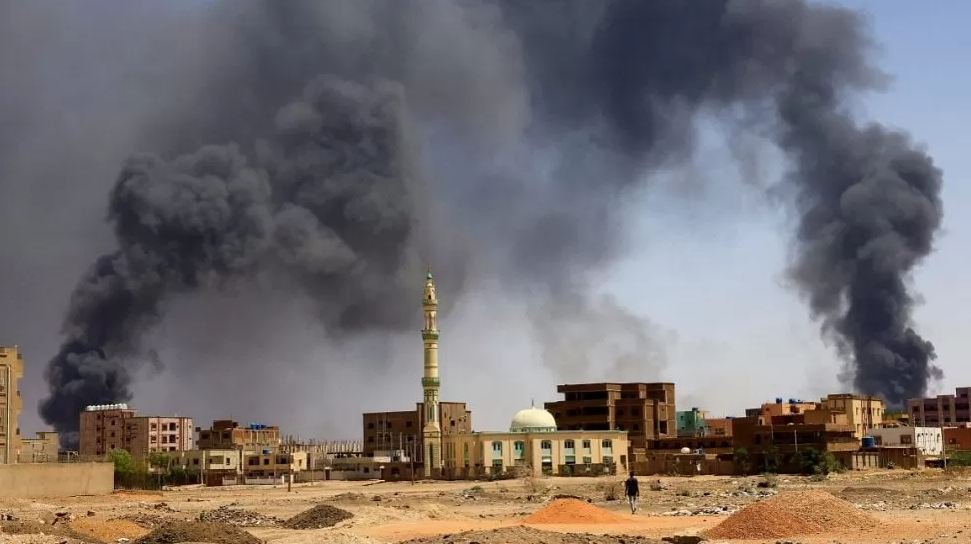 Sudan fighting: Warring sides in Saudi Arabia for talks