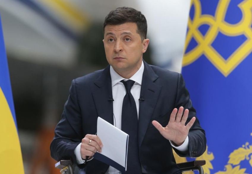 Ukrainian president pays surprise visit to France
