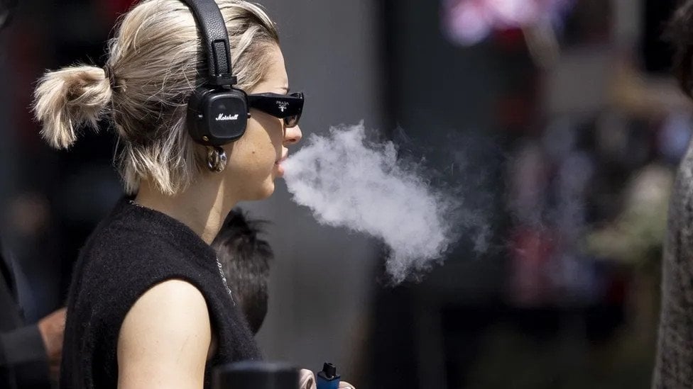 Australia to ban disposable vape imports from January