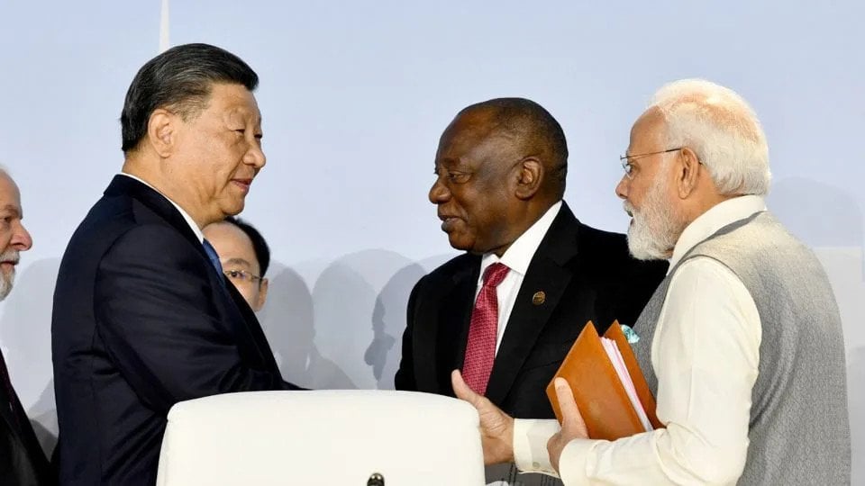 Xi, Modi hold rare sitdown for China-India border talks