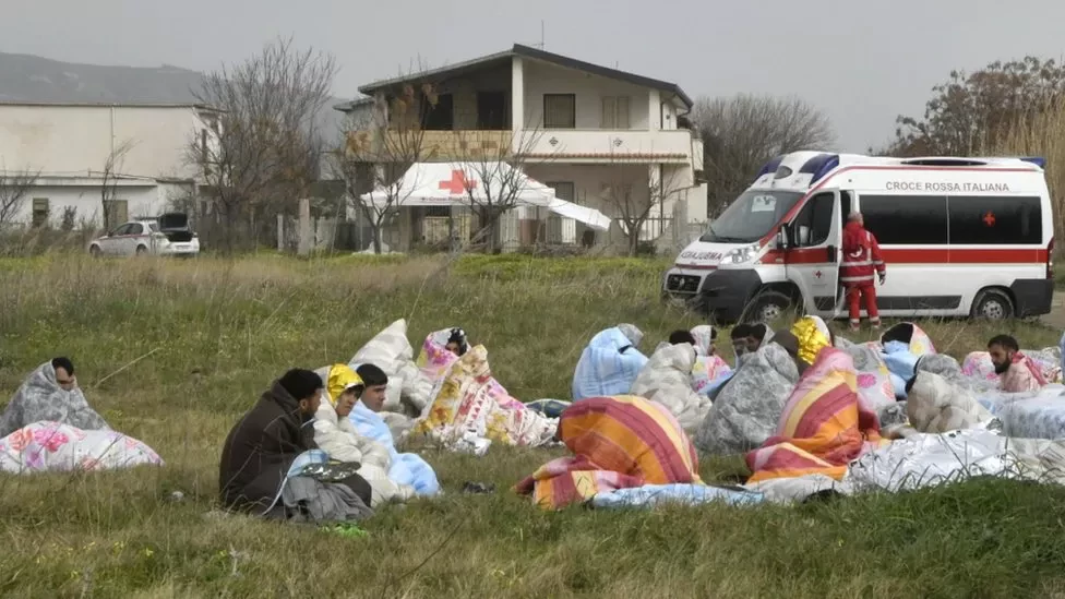 Italy migrant boat shipwreck: Nearly 60 killed off Calabria coast