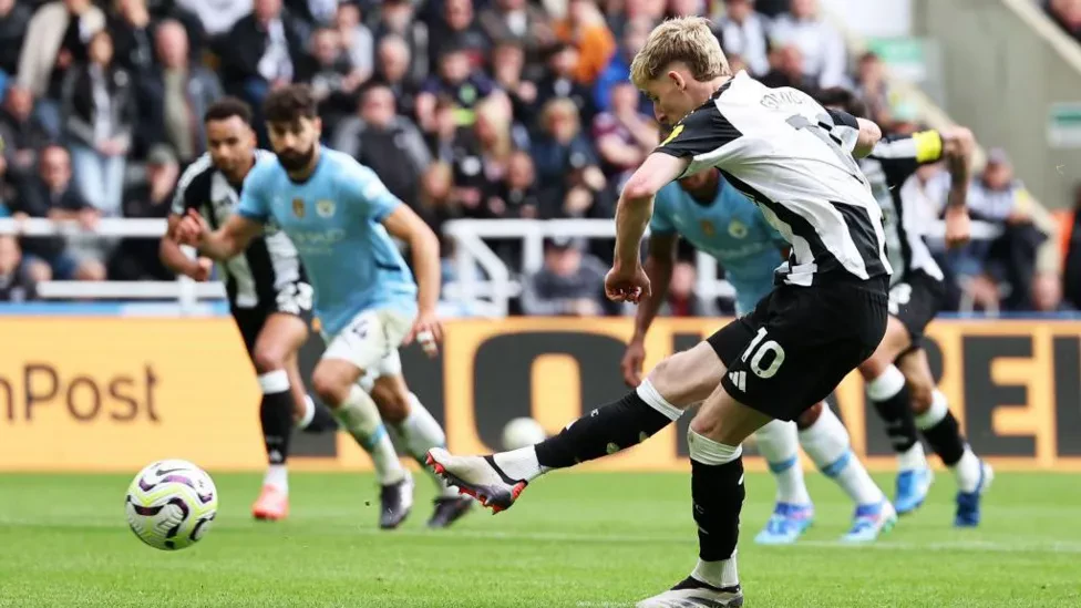 Gordon penalty denies man City victory at Newcastle