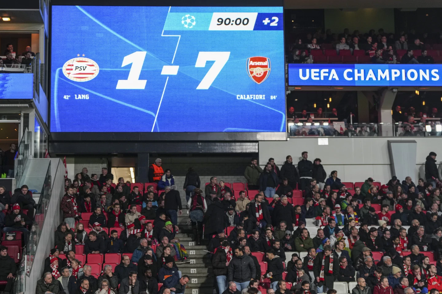 Champions League: Teenagers shine as Arsenal earns record away win