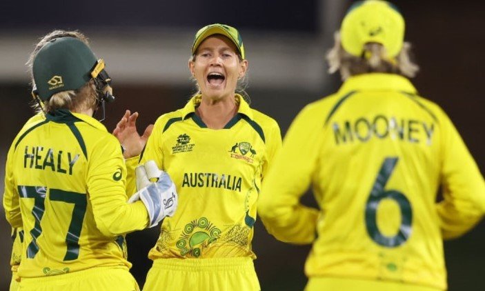 Australia's second consecutive win