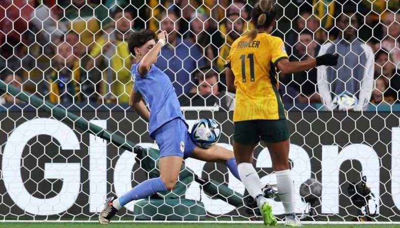 Australia beats France by 7-6 in penalty shootout