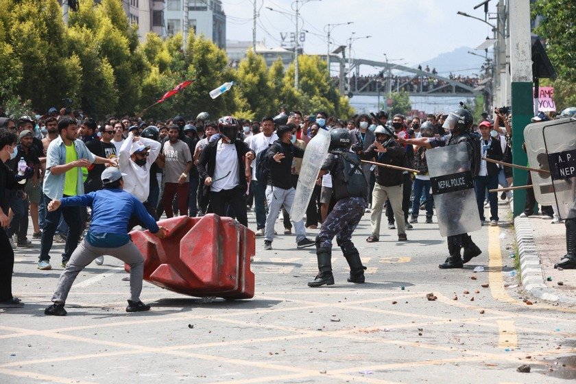 Ministry Orders Free Treatment for Injured Protesters