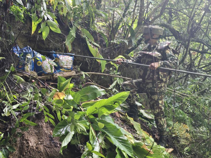 Suspicious item found in Pyuthan, army diffuses it