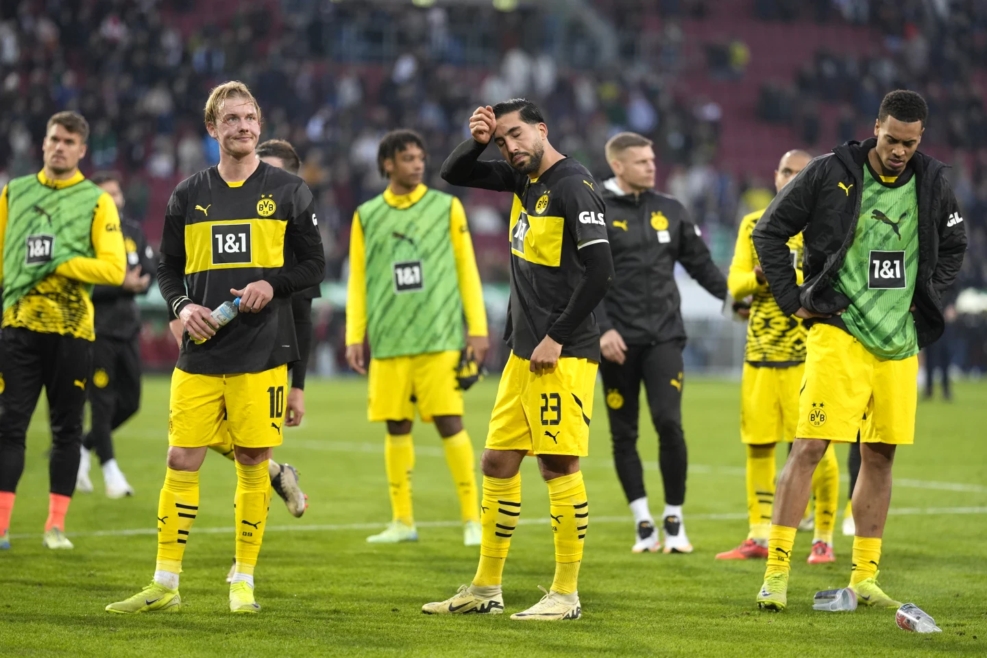 Dortmund slumps to another loss at Augsburg as Leipzig tops the Bundesliga