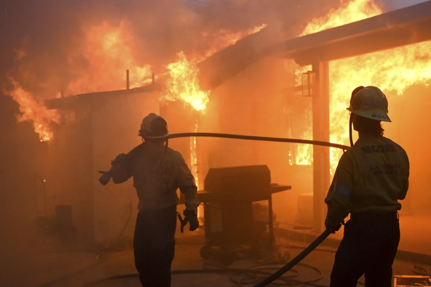 Hollywood Hills fire breaks out as deadly wildfires burn out of control