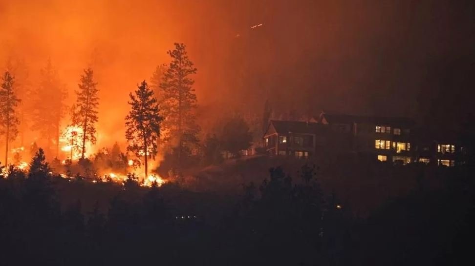 Canada wildfires: 30,000 households told to evacuate as fires approach