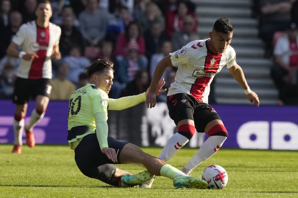 Alcaraz joins Everton on loan from Flamengo