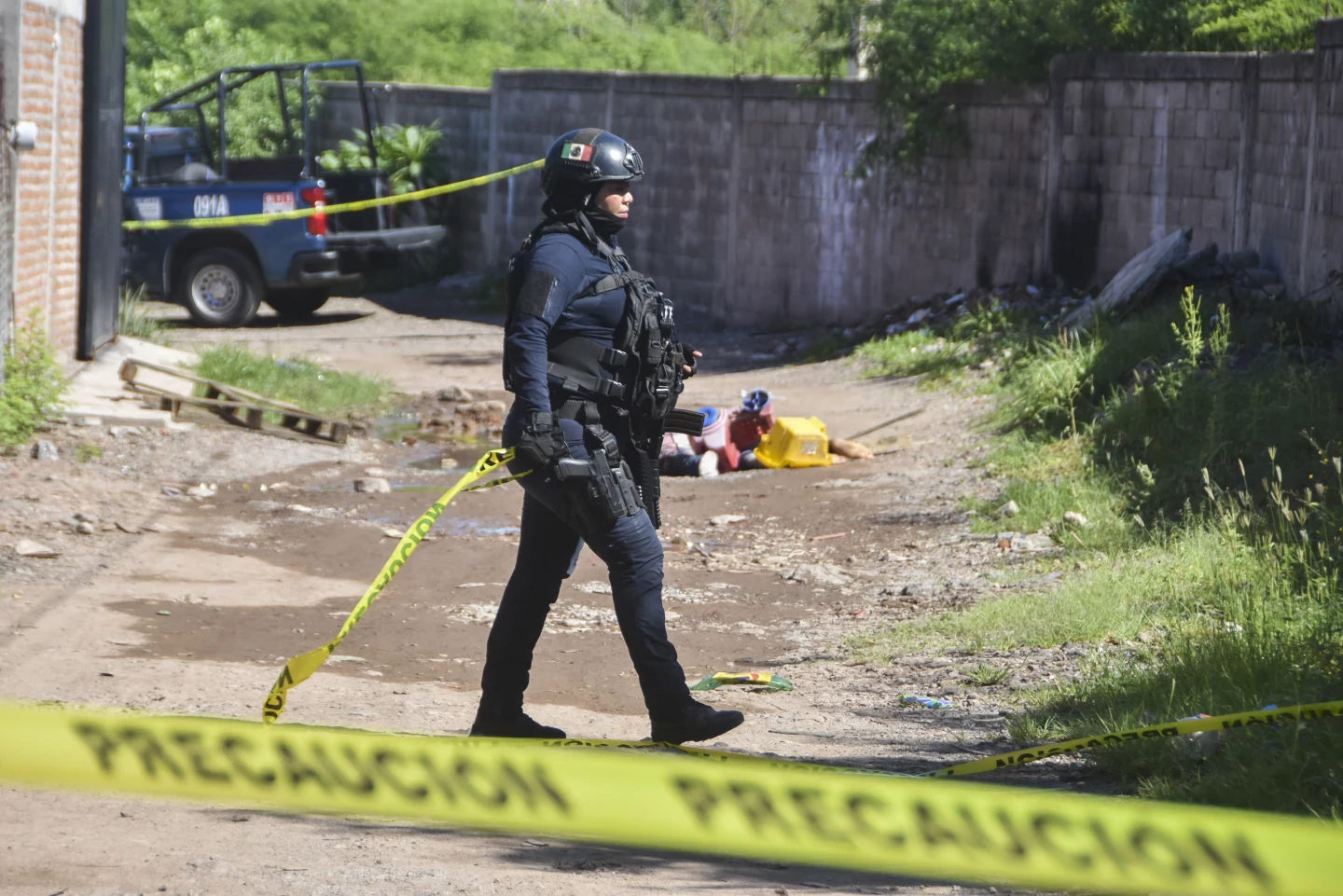 At least 30 killed as factions of the Sinaloa Cartel clash in northern Mexico