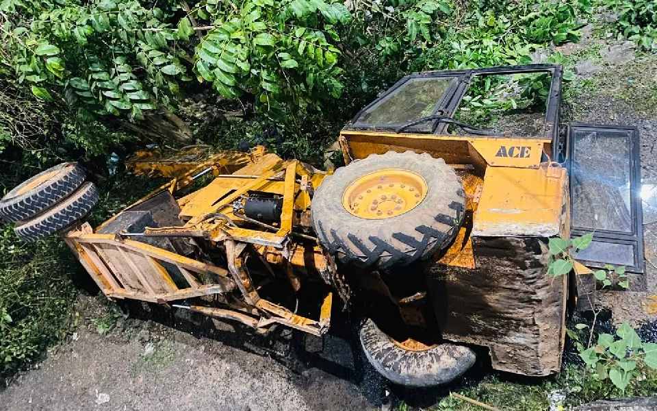 Crane operator dies in accident