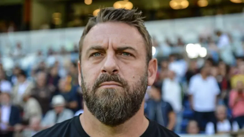 Roma sack De Rossi after four games of season