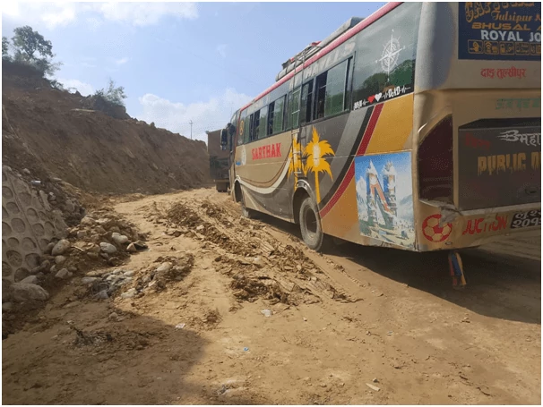 Daunne: One-way traffic resumes after landslide; repairs underway for two-way flow