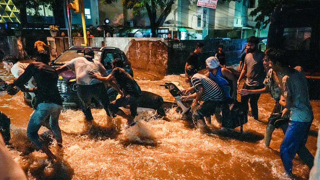 Rain in Delhi, northern India kills 11, hundreds missing