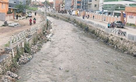 Taxi falls into Dhobikhola river near Bhatbhateni