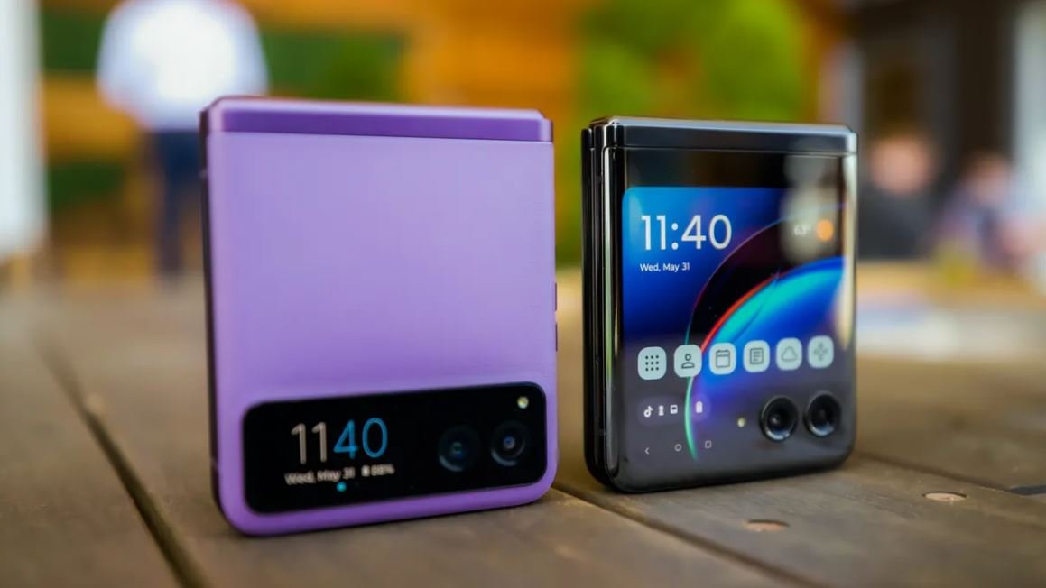 Samsung's new phone highlights Flip phone's comeback