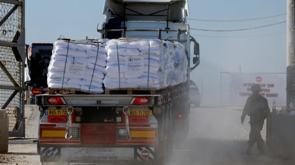 Almost 100 Gaza food aid lorries violently looted, UN agency says