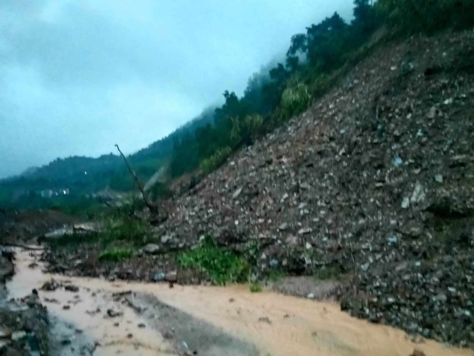 Landslide blocks Gorkha-Aanbukhaireni road