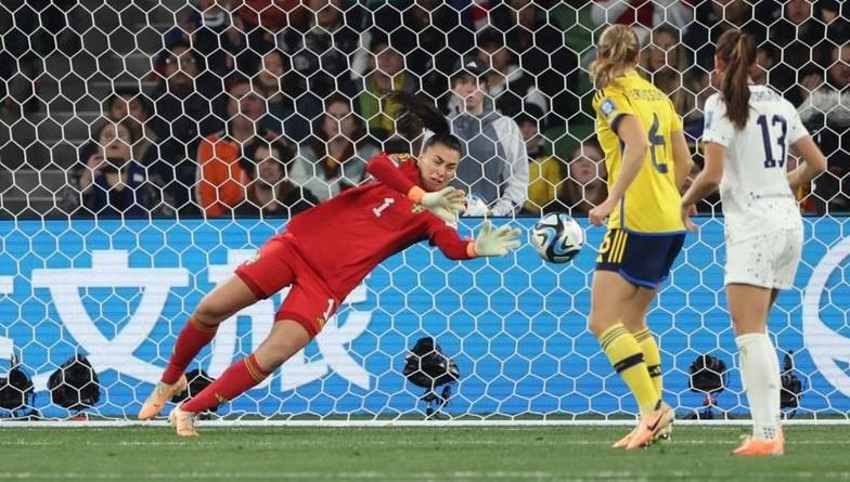 Sweden beats defending champions USA in penalty shootout