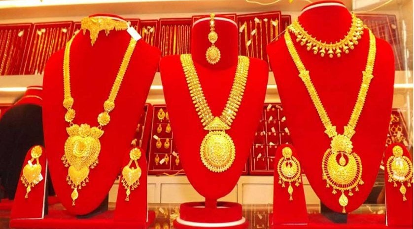 Gold price hits record high at Rs 133,000 per tola
