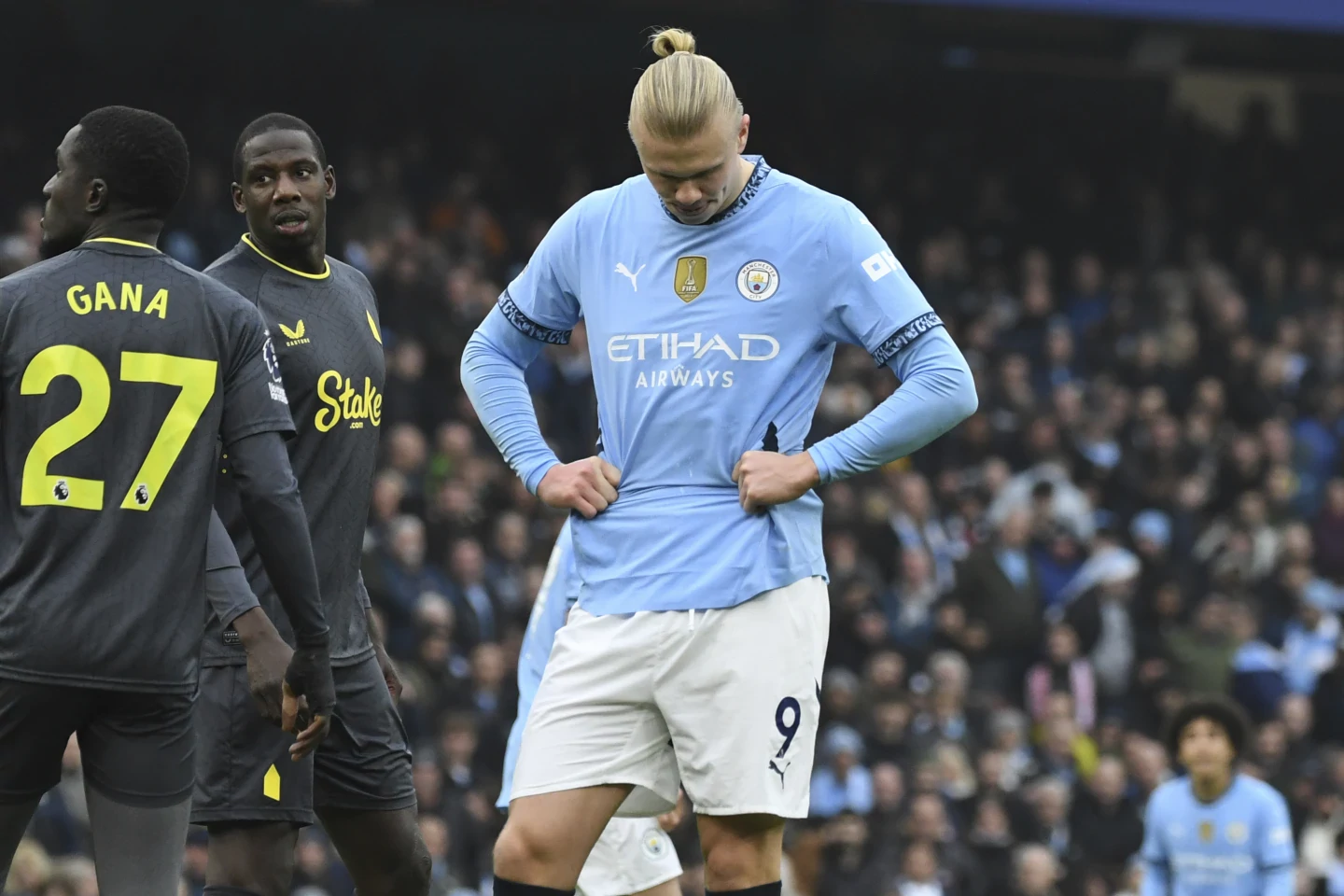 Haaland misses penalty, Man City held by Everton