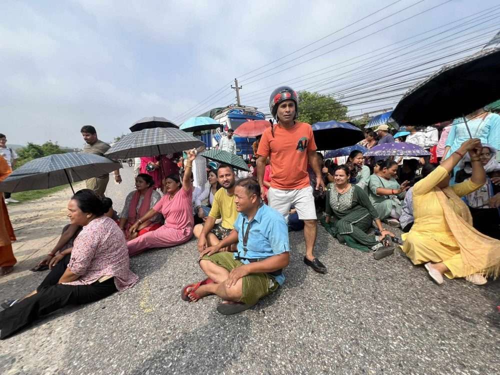 East-West highway obstructed