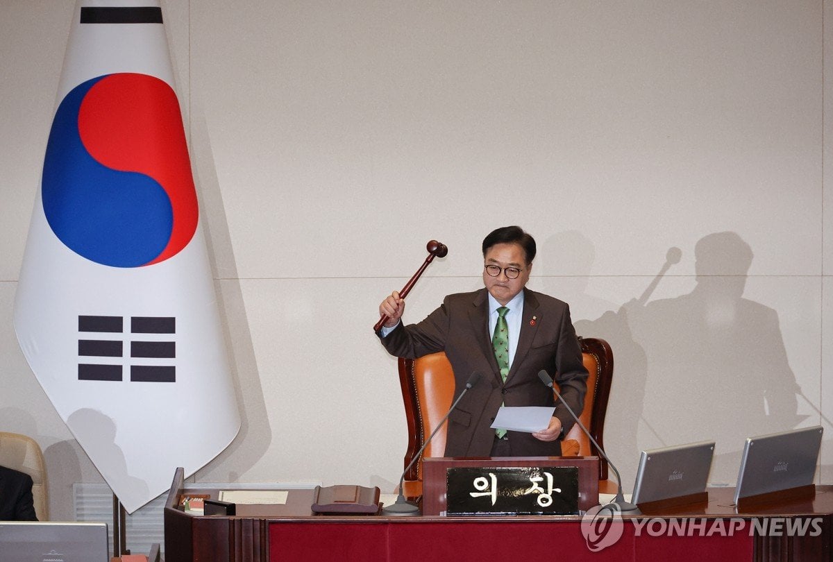 Korean Parliament votes to impeach Yoon