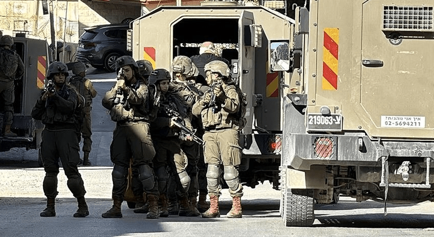 Israeli Occupation Arrests 25 Palestinians in West Bank