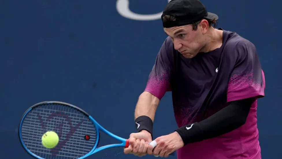 Sick Draper loses to Sinner in dramatic US Open semi-final