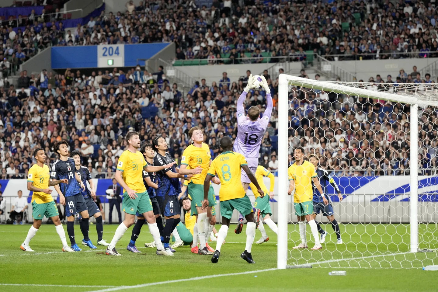 Asian World Cup qualifying: Only own-goals as Japan and Australia draw 1-1